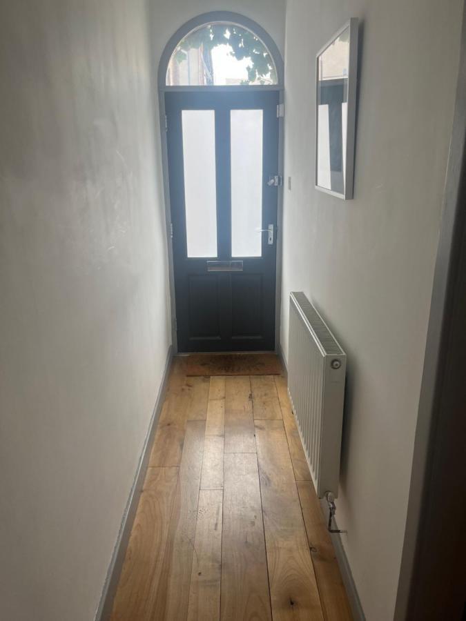 3-Bedroom Home With Free Parking In Chorlton Manchester Exterior foto