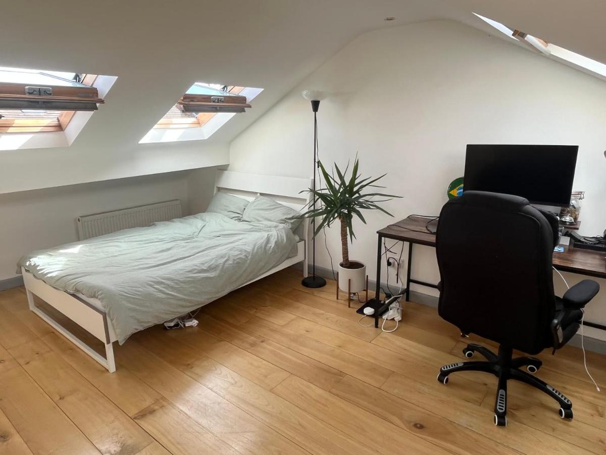 3-Bedroom Home With Free Parking In Chorlton Manchester Exterior foto